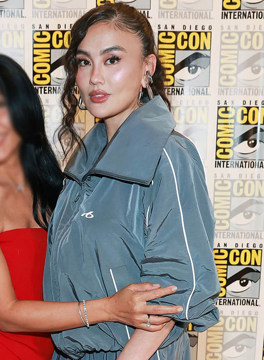 Agnez Mo Neagley 2026 Premiere Gray Track Jacket