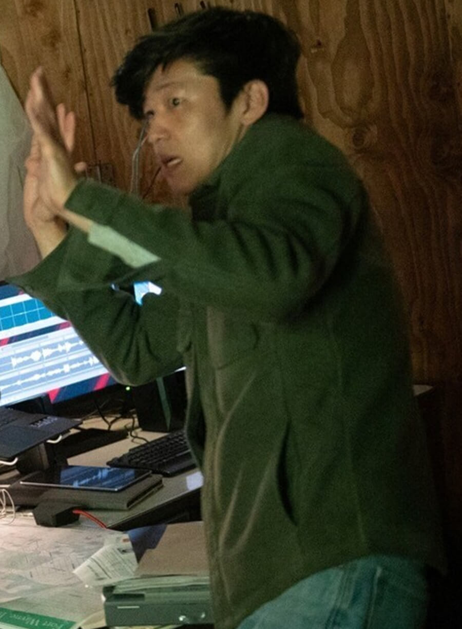 Jeri Ryan Tracker S03 Edward Fong Green Jacket