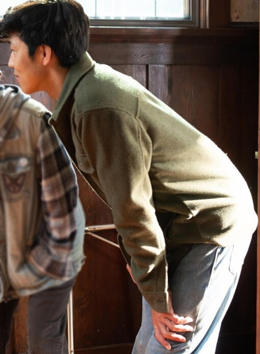 Jeri Ryan Tracker S03 Edward Fong Green Jacket