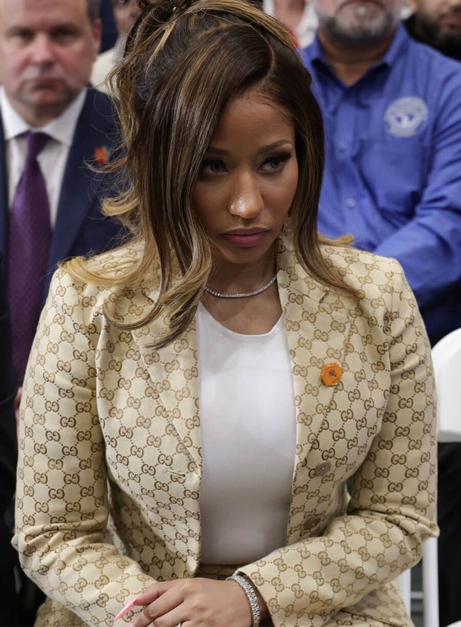 Rapper Nicki Minaj 2026 Beige Blazer